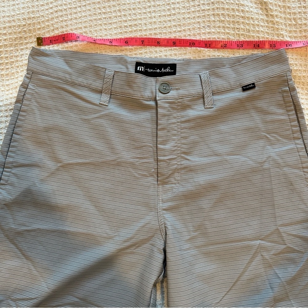 Travis Mathew Men’s size 32 Beck Hybrid Stretch Shorts Blue grey Striped - Picture 5 of 7